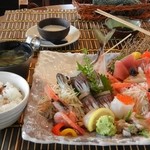 Roburoi - ランチメニューの活鯵と刺身豪華盛、ご飯、デザート、ドリンクも　2012-09-26再訪時