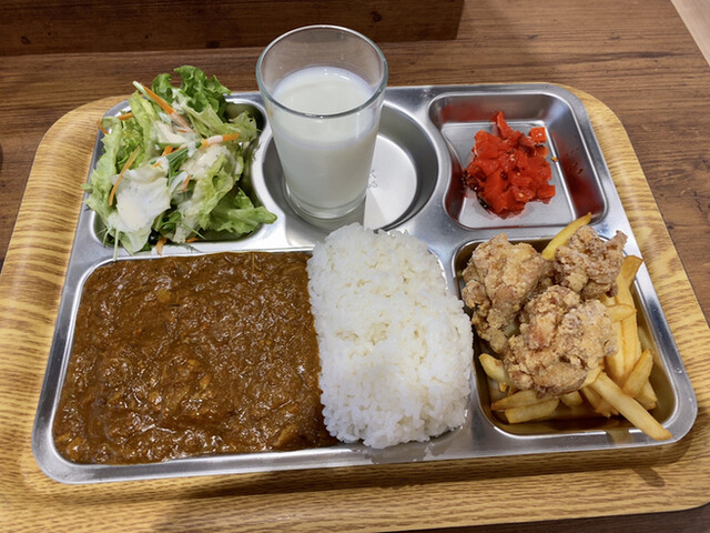 よこすか三大グルメのお店 よこすかグルメ艦隊 汐入 カレーライス 食べログ