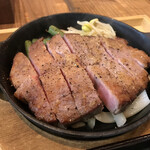 肉料理と赤ワイン ニクバルダカラ - 豚ステーキ　180g