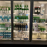 酒世羅 - 店内の冷蔵庫