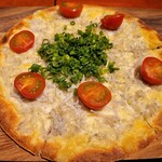 朝霞 日本酒バル まいかけ - しらすと葱のピッツァ(890円)