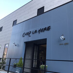 CHEZ LA MERE - 