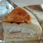 パレットアトリウム - その日のバナナケーキ420円バイキングの方でブログ等で絶賛されているケーキ。シンプルなケーキです。そこまで洋酒強くないです。