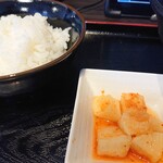 中華蕎麦　奨 - 2021年4月　ライスとカクテキ
