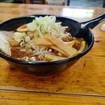 ラーメン焼肉 笑吉 - 【2021.4.22(木)】魚介系みそラーメン(並盛・150g)820円