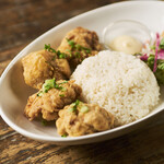 COMPHO - トムヤム風唐揚げライス