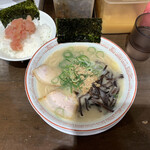 長浜ラーメン フクフク - ラーメン¥800  明太子ごはん¥300