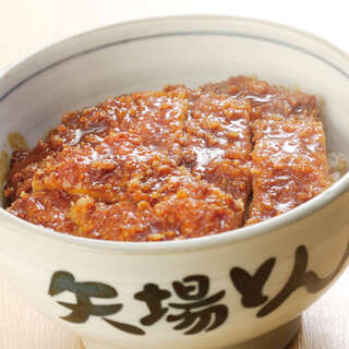 名古屋が誇る名物「みそかつ」はアツアツご飯と一緒に堪能◎