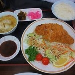 宇都宮餃子館 - とんかつ餃子セット