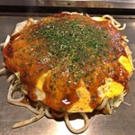 Teppan O Konomiyaki Isoya - 肉玉うどん