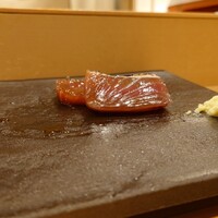 まんてん鮨 日比谷オクロジ店 - カツオ