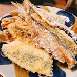 梅や - アジフライと骨せんべい