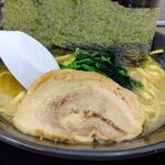yokohamaiekeira-membukotsuya - 豚骨醤油ラーメン