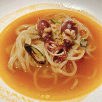 ラ・ボンヌターブル - 