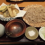 手打ち蕎麦　山水 - 野菜天粗挽き(\1200？)
