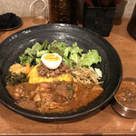 SPICY CURRY 魯珈 - 