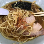 ラーメンショップ - 一味振ったが黒胡椒が断然合う