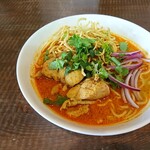タイ料理 メーパオ - カオソーイ（世界的に有名なタイ北部のカレーラーメン）
