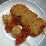 水野家 - うずらウィンナーの串カツ129円たまねぎの串カツ108円