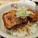 喜多方ラーメン 坂内 - ミニ炙り焼豚ご飯。