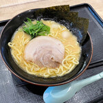 Yokohama Ie Keira-Men Ikkakuya - 家系ラーメン（並）