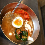 じゃんじゃか - プラス200円(税別)でライスから変更した冷麺。