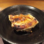 アカ - スペインのサングリアで漬け込んだ穴子を香ばしく焼きあげて。肉厚で柔らかく。