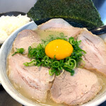 徳島ラーメン ふじい - 料理写真:肉玉入り