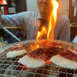 炭火焼肉 敏 - エージェント玉が焼いてくれます♪