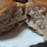 むぎの音 - あずきパン。ふわっとしていて中はしっとり。