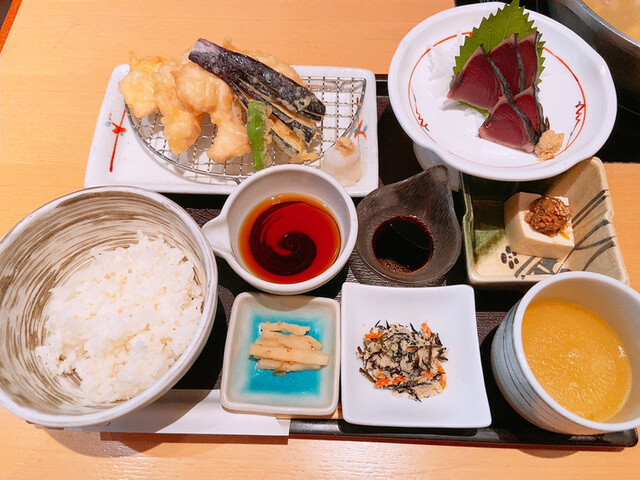 水炊き若どり 丸の内 大手町 居酒屋 ネット予約可 食べログ 水炊き若どり 丸の内 大手町 居酒屋 ネット予約可 食べログ