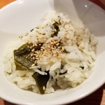 麺屋 六感堂 - わかめとしらすの炊き込みご飯 ハーフ