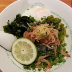 麺屋 六感堂 - 桜海老と生しらすのぶっかけ(温麺)