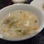 中華料理 百菜 - 五目炒飯(スープ)