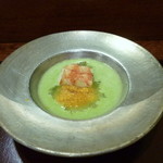 徳うち山 - えんどう豆のすり流しに車海老と海胆にジュレをかけて