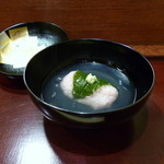 徳うち山 - ぐじ(甘鯛)の桜蒸しの椀。