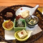 かず味家 - お通し（これで500円です）