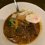 スープカレー しゃば蔵 - 「牛ホッペのスパイスラーメン／羊骨スープ」
            1,100円