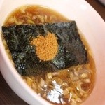 ラーメン 木曜日 - 魚粉投入