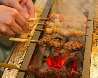 Torishou Akatsuki - 紀州備長炭で魂を込めて焼き上げた焼き鳥は、まさに格別の薫りと味わい♪