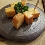 Kunsei Dainingu Ojiji - 燻製焼きチーズ