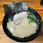横浜ラーメン 湘家 - 料理写真:ラーメン塩細麺