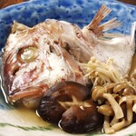 酒蒸鯛魚和蘑菇