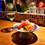 砧板之上之Sakana 千葉店 - [左後]維爾德基奧(義大利礦物水)@含稅800日圓│[右前]大人的醃漬菜@含稅420日圓