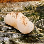 にぎり鮨 一五〇 - 炙りほたて