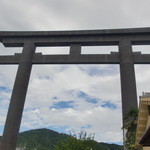 白玉屋榮壽 - 大鳥居のたもとにあります