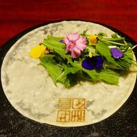 酒と女と鶏と麺 - ☆お花のサラダクレープ仕立て(*^^)v☆