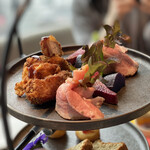 The Living Room with SKY BAR - 