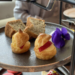 The Living Room with SKY BAR - 