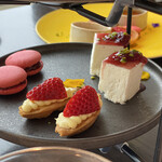 The Living Room with SKY BAR - 